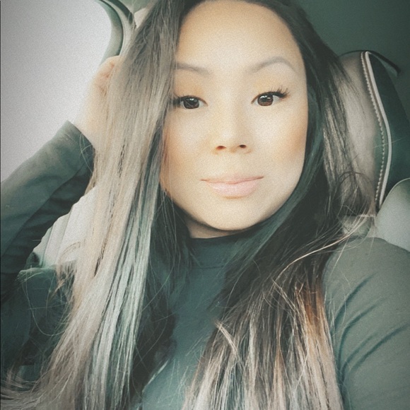 Meet your Posher, Kat - Picture 1 of 4